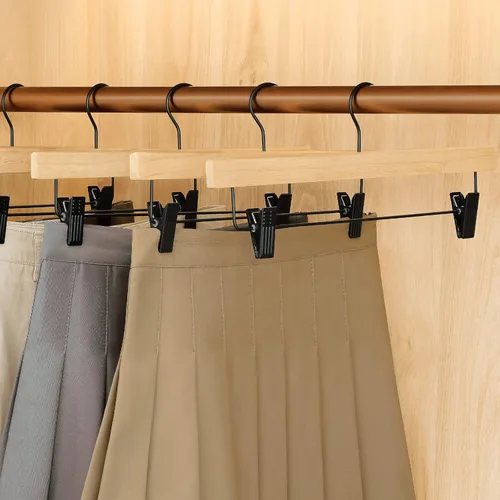Vista 6 de TOPIA HANGER Perchas para pantalones, paquete de 10 perchas de madera con clips negros y gancho giratorio, perchas de madera de goma natural