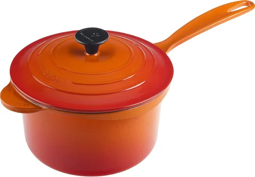 Le Creuset Cacerola de hierro fundido esmaltado con mango de hierro fundido de 2-3/4 cuartos de galón, llama