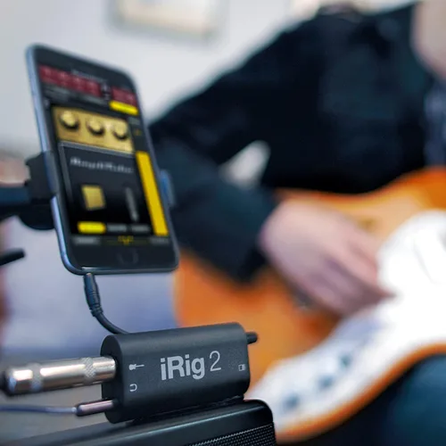 Vista 5 de IK Multimedia iRig 2 interfaz de audio portátil para guitarra, adaptador de audio ligero para iPhone y iPad con entrada de instrumentos y salidas