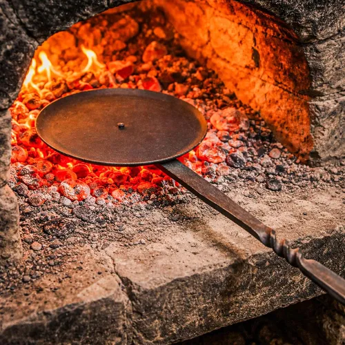 Vista 3 de Rejilla de hierro con mango largo, cuchara medieval de hierro forjado a mano, agarre cómodo, perfecto para cocinar, acampar, parrilla, eventos