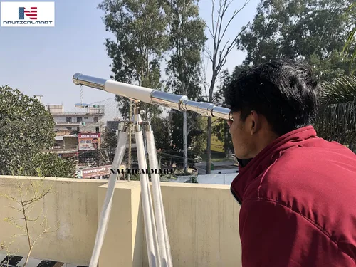 Vista 6 de Soporte de trípode para telescopio antiguo Elite de cuero blanco de diseñador de piso telescopio con base