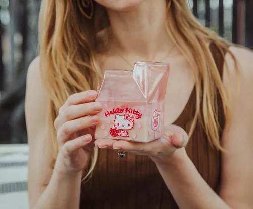 Vista 7 de Hello Kitty Sanrio - Cartón de leche de fresa, jarra pequeña para crema Capacidad para 12 onzas