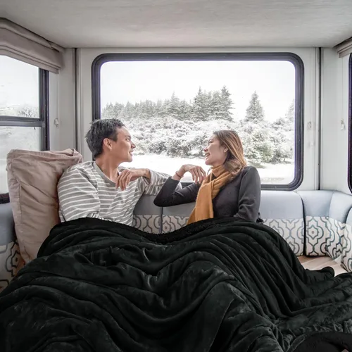 Vista 6 de Utopia Bedding Manta Sherpa Tamaño Throw (Negro, 50x60 Pulgadas) - Manta Reversible de Vellón Suave y Ligera para Cama, Sofá, Sillón, Camping