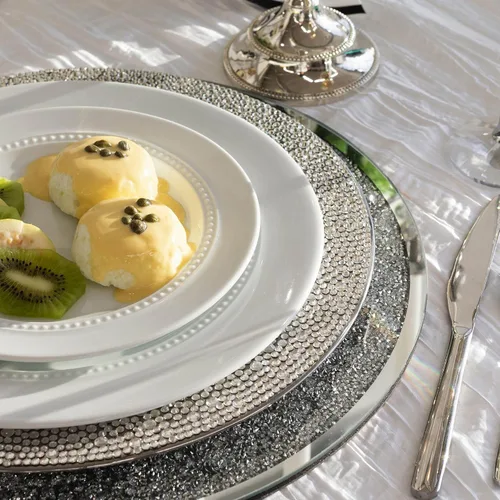 Vista 7 de Regent - Cargador redondo, único, dramático, servidor de plato de cena con espejo de vidrio, para mesas de comedor formales, eventos, bodas, plata