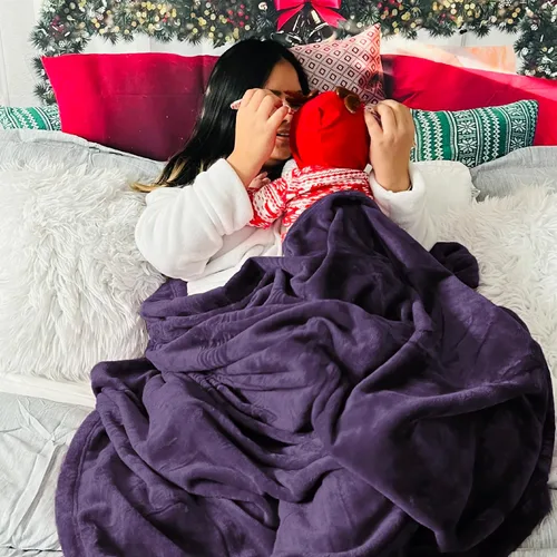 Vista 5 de Bedsure GentleSoft - Mantas de forro polar, tamaño Queen, color morado, manta de cama suave, ligera, afelpada, difusa, acogedora, de microfibra