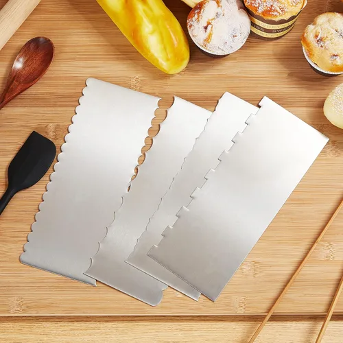 Vista 6 de Geiserailie 4 piezas de rascador de pasteles de acero inoxidable más suave grande de doble cara con borde estampado de rayas de 9 pulgadas, peine
