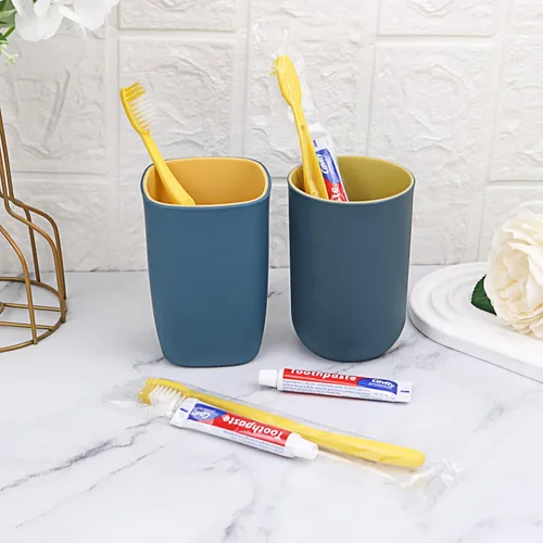Vista 3 de Cepillos de dientes desechables con pasta de dientes, paquete de 20, cepillo de dientes hueco amarillo con 0.35 oz de pasta de dientes envueltos