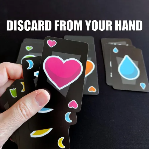 Vista 6 de Out of Hand Juego de cartas rápido y divertido para familias y reuniones