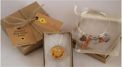 Vista 6 de Gold Chevron Necklace, V Shaped Layering Jewelry, Wife or Girlfriend Gift, Modern Necklace