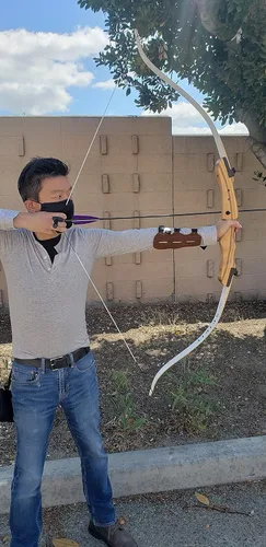 Vista 5 de SAS Courage 60" Takedown Recurve Archery Bow (35#, Right)