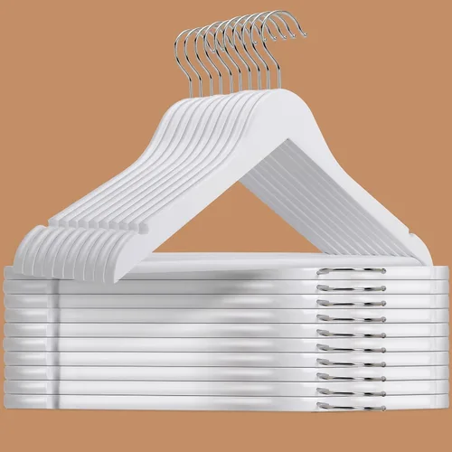 Vista 11 de Amber Home Paquete de 30 perchas de madera para abrigos, perchas de madera natural con barra antideslizante para pantalones, perchas para camisas