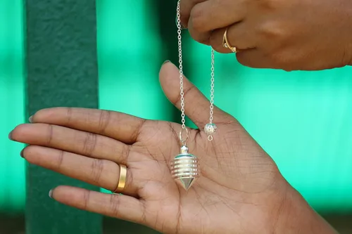 Vista 7 de Jet Silver Hard Coil Vertical Pendulum Reiki Nova Wiccan Free Booklet Jet International Crystal Therapy Healing Dowsing A++ Metaphysical Spiritual