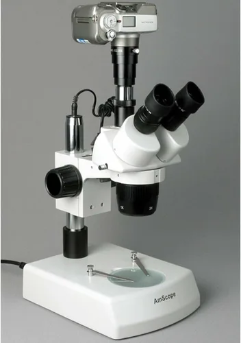 Vista 5 de AmScope Microscopio estéreo trinocular SW-2T13, oculares WH10x, aumento 10X y 30X, objetivo 1X/3X, iluminación halógena superior e inferior, soporte