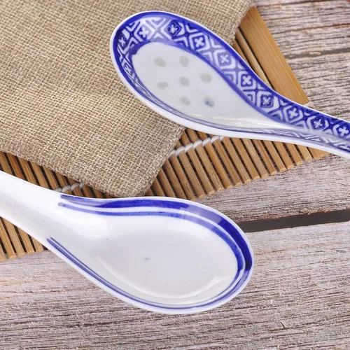 Vista 3 de VanEnjoy Juego de 4 cucharas de sopa de cerámica china/japonesa, cuchara de cerámica tradicional azul y blanca adecuada para sopa