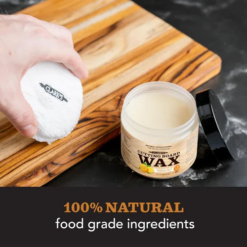 Vista 4 de Clark's - cera de acabado para tabla de cortar. Hecha con cera de abeja natural y cera de carnaúba. Bloque de cera de carnicero
