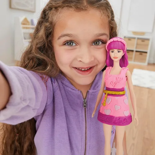 Vista 9 de Set de Corazones y Cabello de Barbie Play-Doh, Haz Ropa para Muñecas con Compuesto de Modelado y 10 Accesorios de Moda, Artes y Manualidades