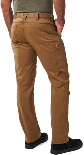 Vista 4 de 5.11 Pantalones tácticos Ridge para hombre, corte recto, 8 bolsillos, estilo 74520