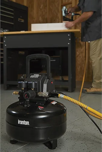 Vista 6 de Ironton Compresor de Aire Tipo Panqueque Sin Aceite, 0.3 HP, 3 Galones, 110 PSI