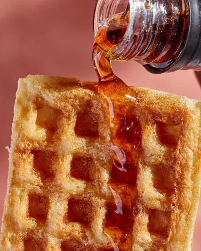 Vista 4 de Galardonado jarabe de arce canadiense Escuminac de cosecha tardía, tamaño familiar 1 litro (33.8 onzas líquidas) - Canadá grado A - Sabor robusto