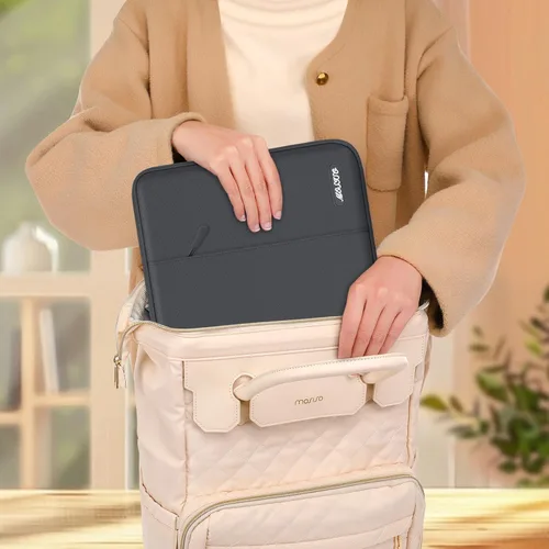 Vista 141 de MOSISO Funda vertical de poliéster con bolsillo para laptop de 13 pulgadas, para computadora MacBook Air M4, M3, M2 y M1 de 2025 a 2018 y Pro M2