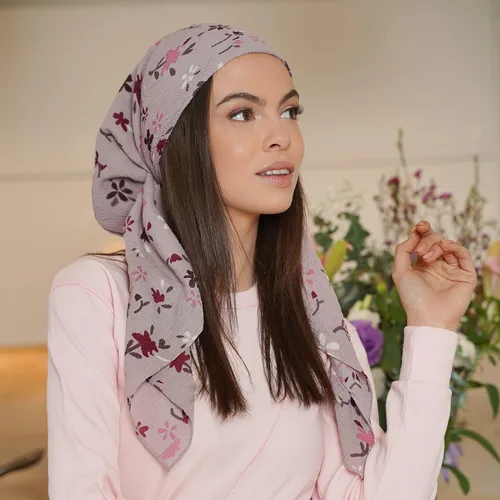 Vista 8 de Bufandas de cabeza preatadas para mujer con material ligero ondulado y atractivas Negro/Blanco