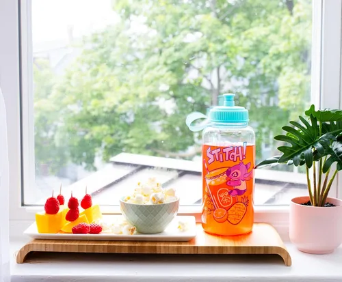 Vista 7 de Disney Lilo & Stitch Bubble Tea Botella de agua de plástico con tapa deportiva resistente a fugas Capacidad para 34 onzas