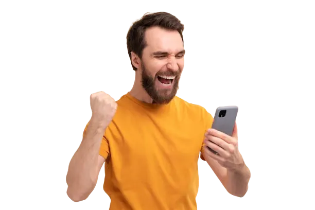 Persona feliz comprando en Yaxa